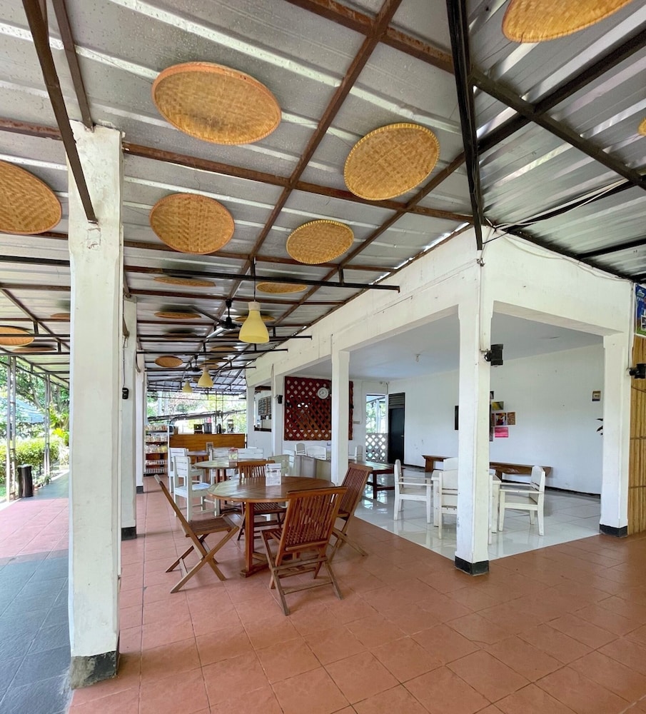 PAVO RESORT