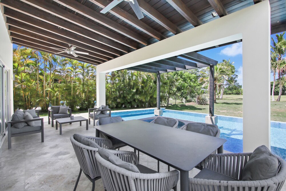 Golf Villa in Bavaro - Pool, Jacuzzi, Staff