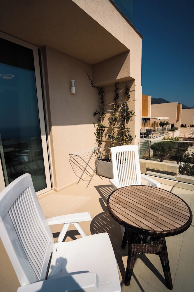 Whisky Green Coast Hotel & Apartments