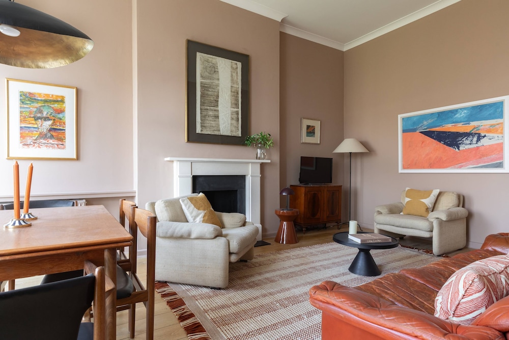 Ladbroke Grove XV by Onefinestay