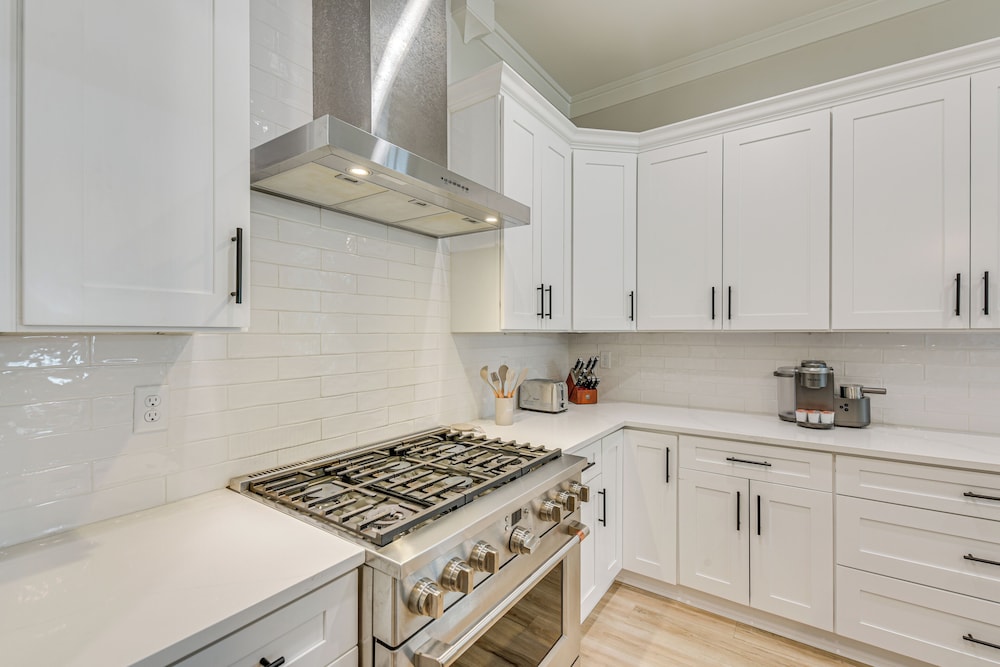 Walk to Gulf: Modern Retreat in Santa Rosa Beach!