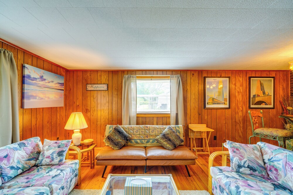 4 Mi to Off-road Park: Beckley Area Townhome
