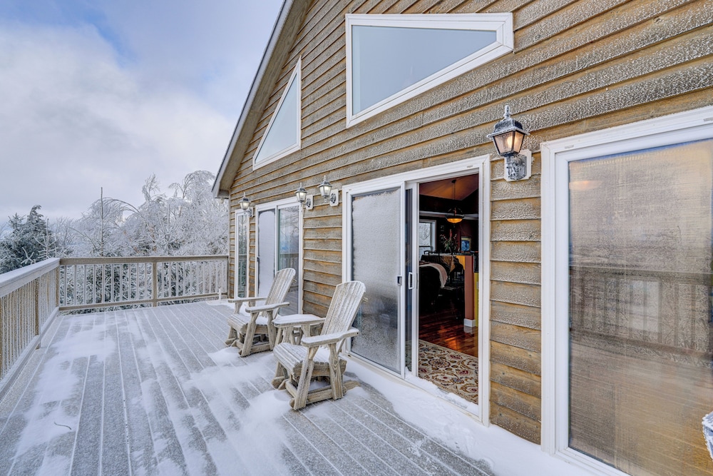 2 Mi to Ski Resort: Beech Mtn Home w/ Fire Pit! view 5