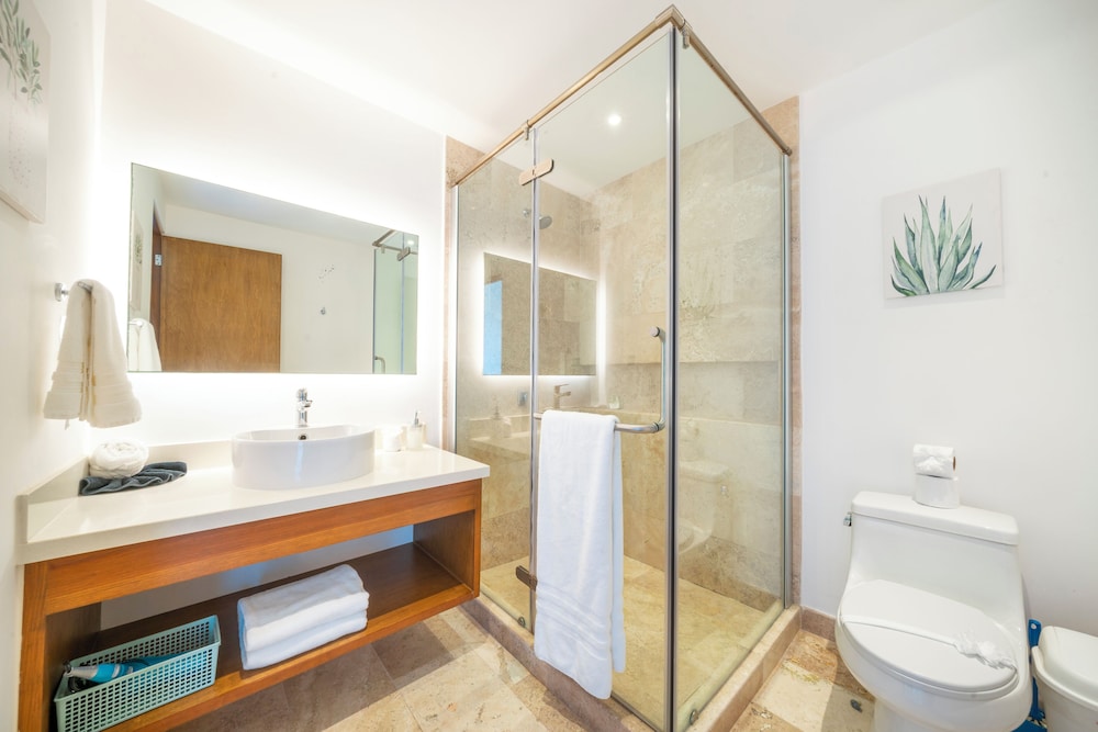 2 BR Condo - Rooftop Pool At Ipanema 504