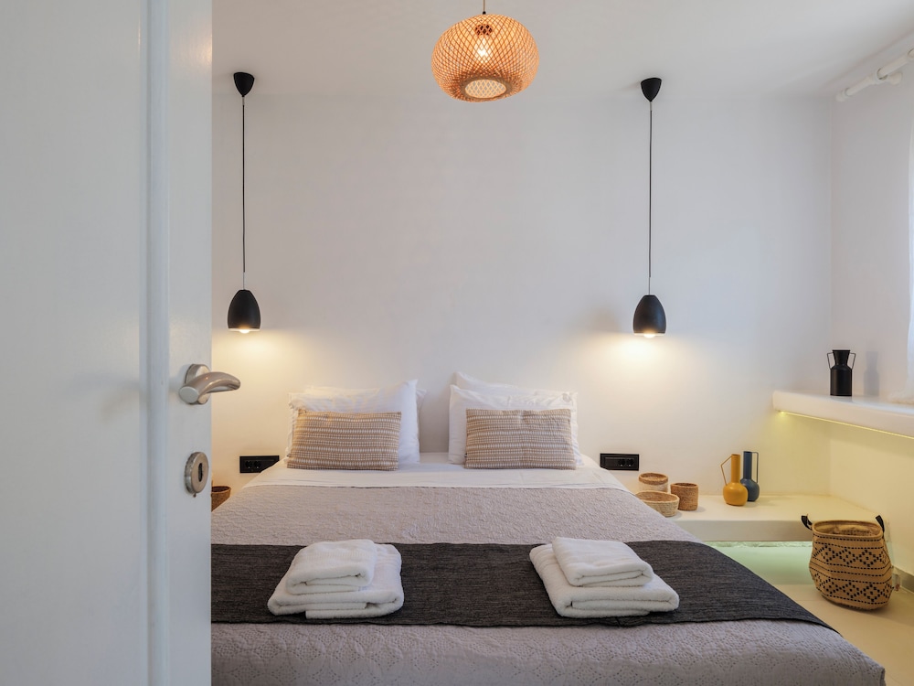 Mykonist Merchia Beach Villas & Suites