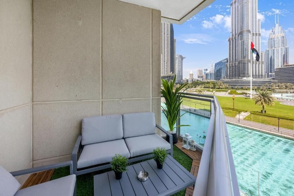 Durrani Homes - The Luxe 3br with Burj Khalifa and Fountain View - Third room without partition