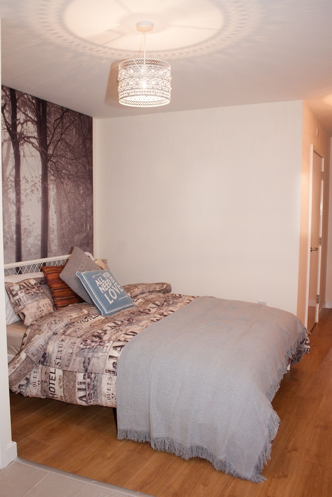 1 Bedroom Apartment in Bradford view 3