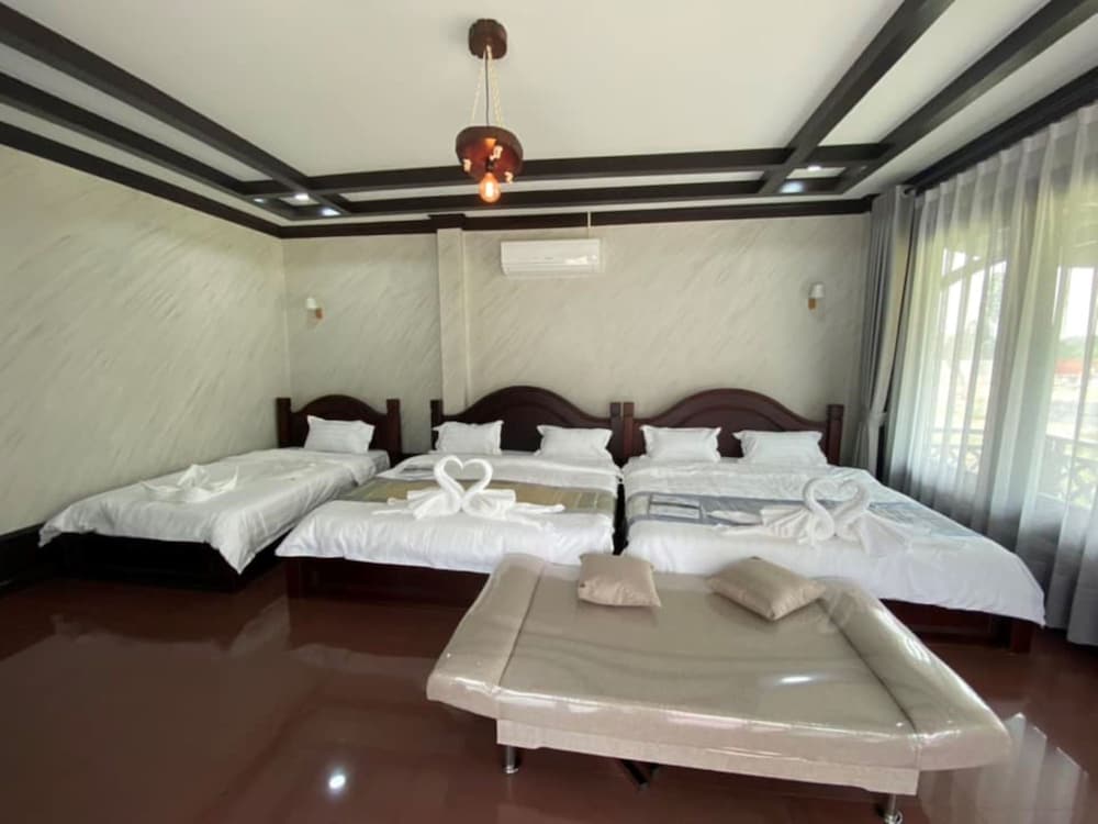 Xaymone Riverside Resort and Restaurant view 4