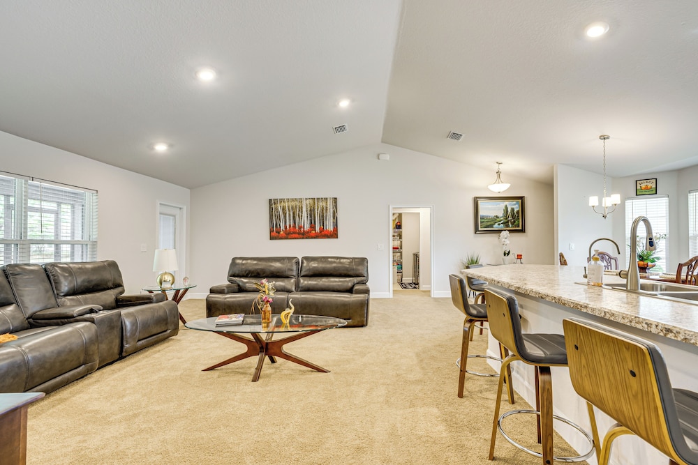 Screened Lanai: Relaxing Retreat in Ocala!