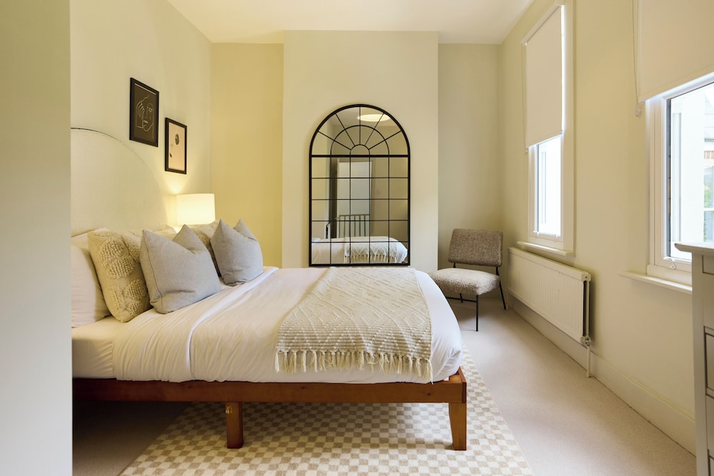 The Earlsfield Flat