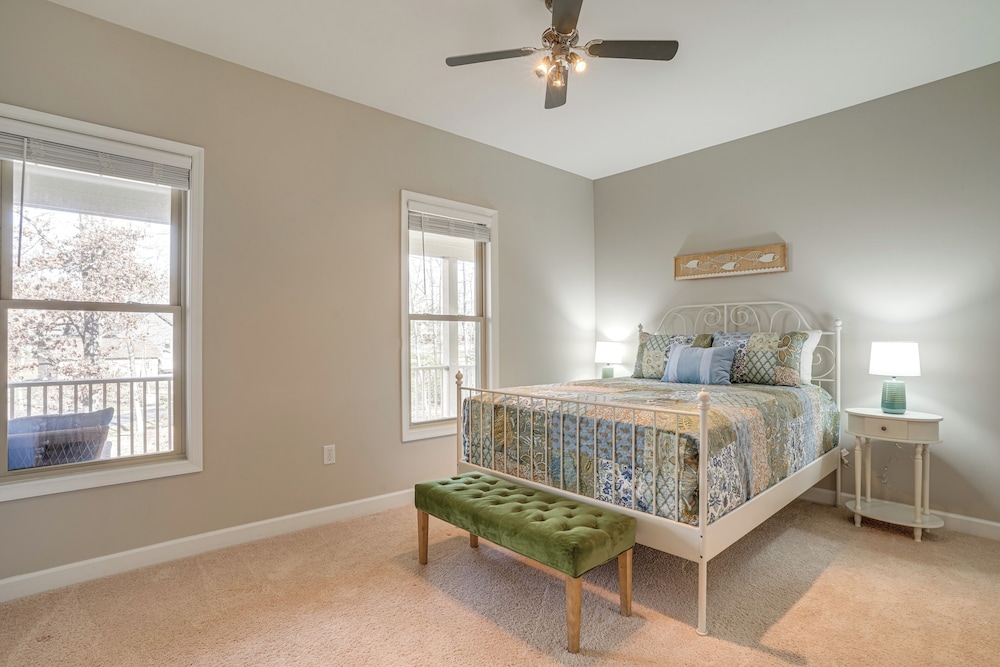 Hot Tub & Amenity Access: Lake Anna Retreat!