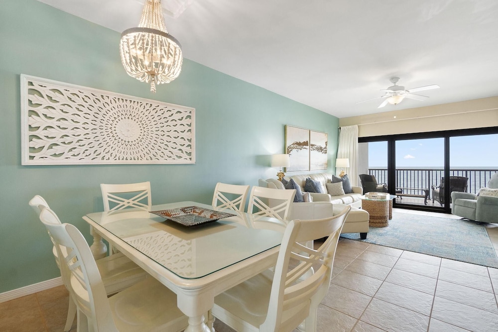 The Palms West 813