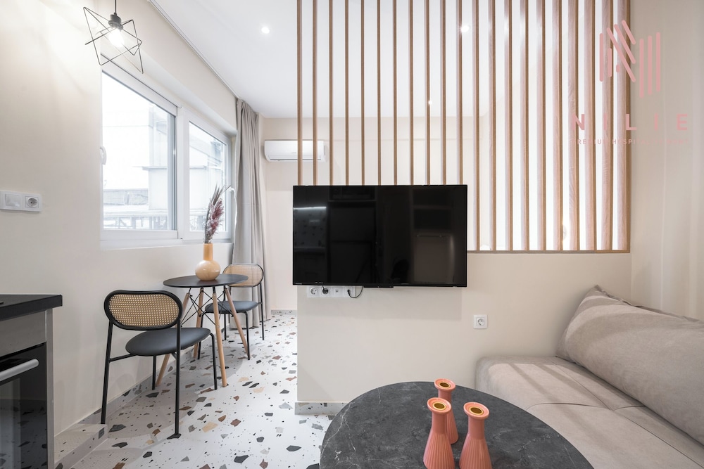 Phedra Studios Nilie Hospitality MGMT