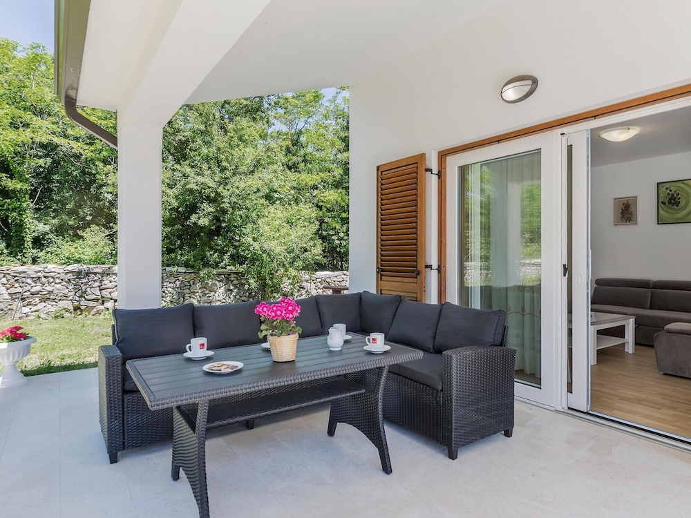Large Holiday Home With Swimming Pool view 5