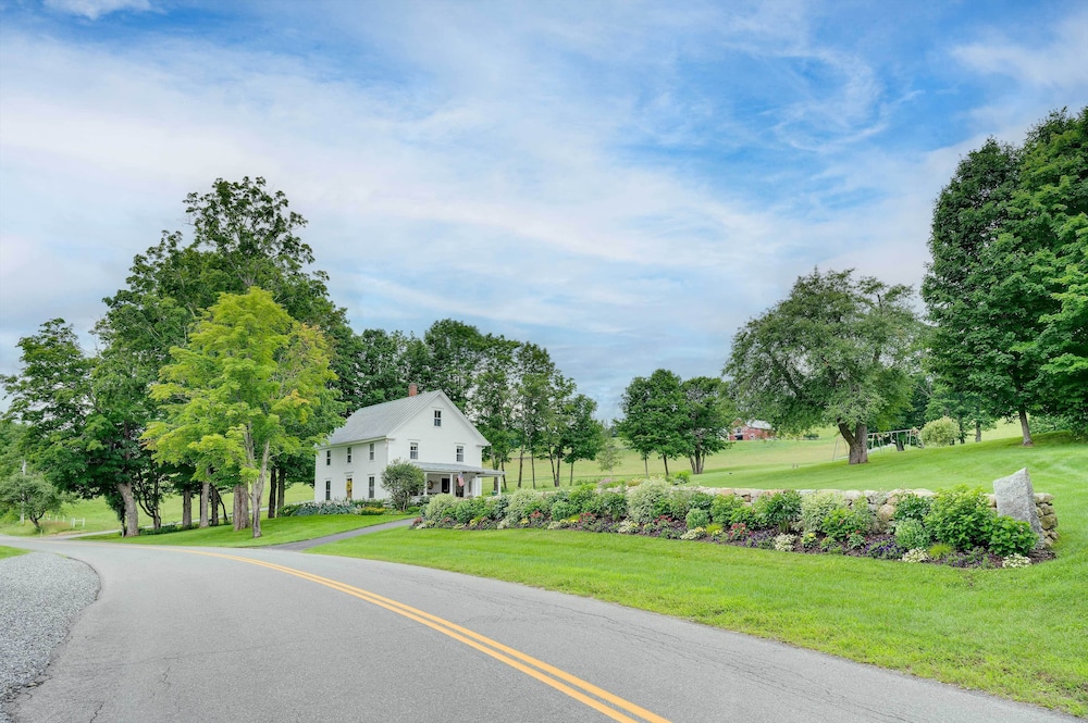 Idyllic Vermont Farmhouse: Mtn Views on 200 Acres! view 5