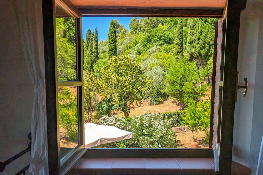 Villa Poggio al Coniglio a Suvereto con Piscina
