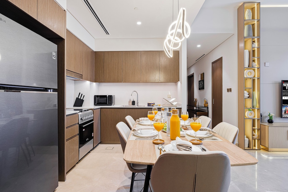 Grande Suites by Hostiva - Burj View