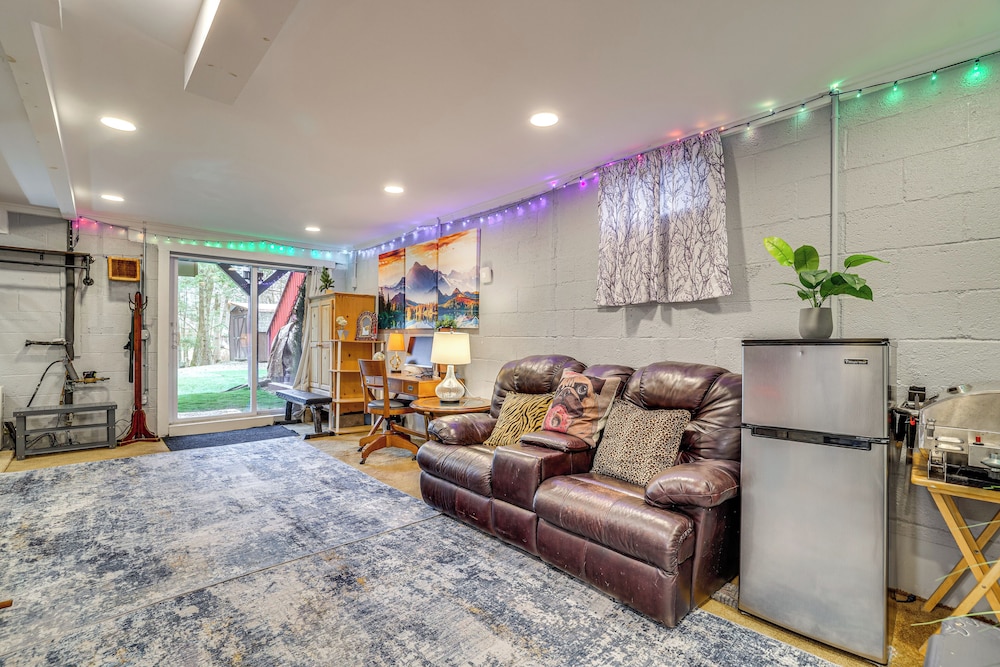 Family Friendly: Streamside Retreat in The Hideout