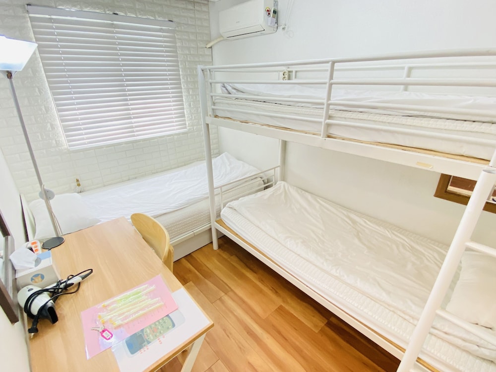 Aroha Guest House