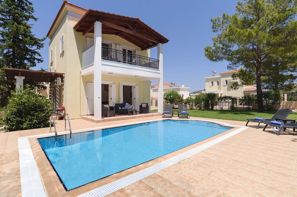 Seven Springs Villas