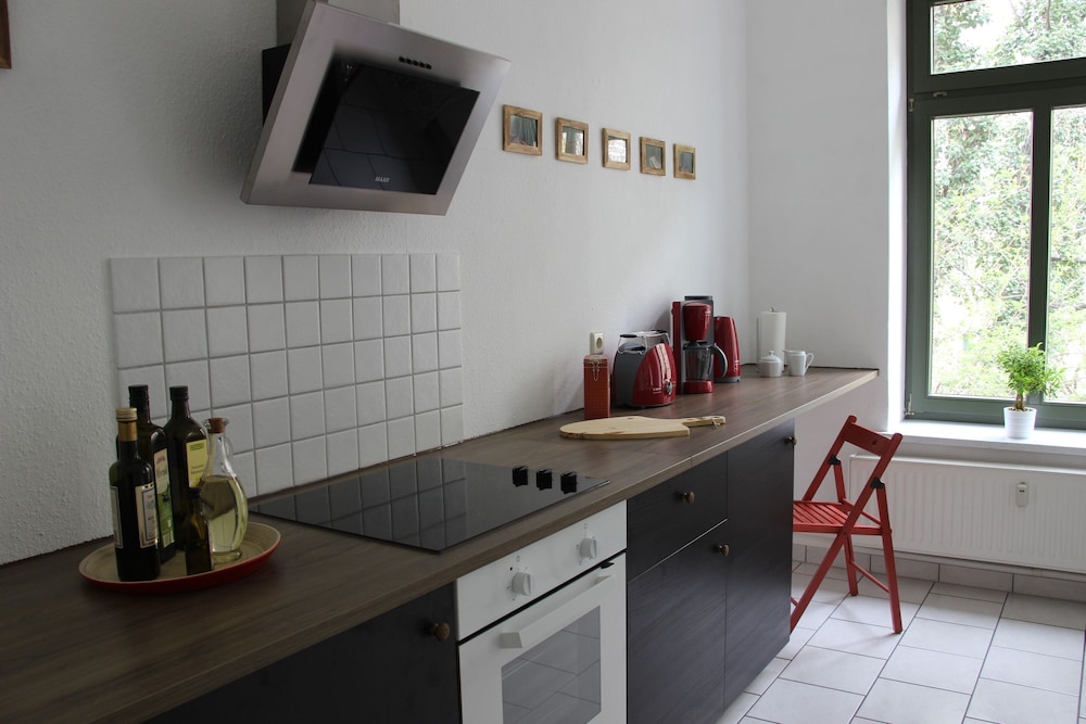 Leon Apartments