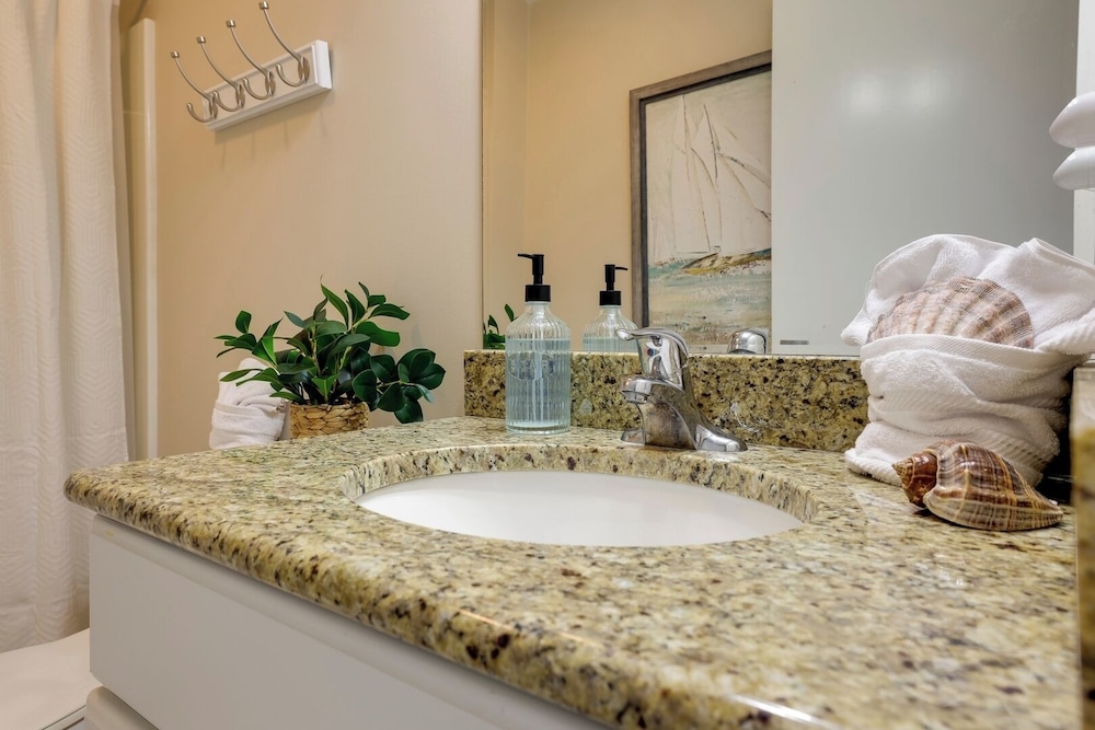 Hilton Head Retreat Gated Villa, Pets OK