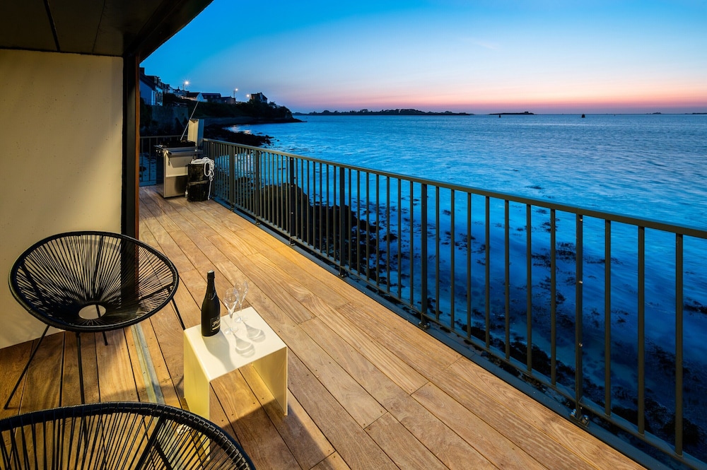 Apartment in Landeda With Beachfront Views