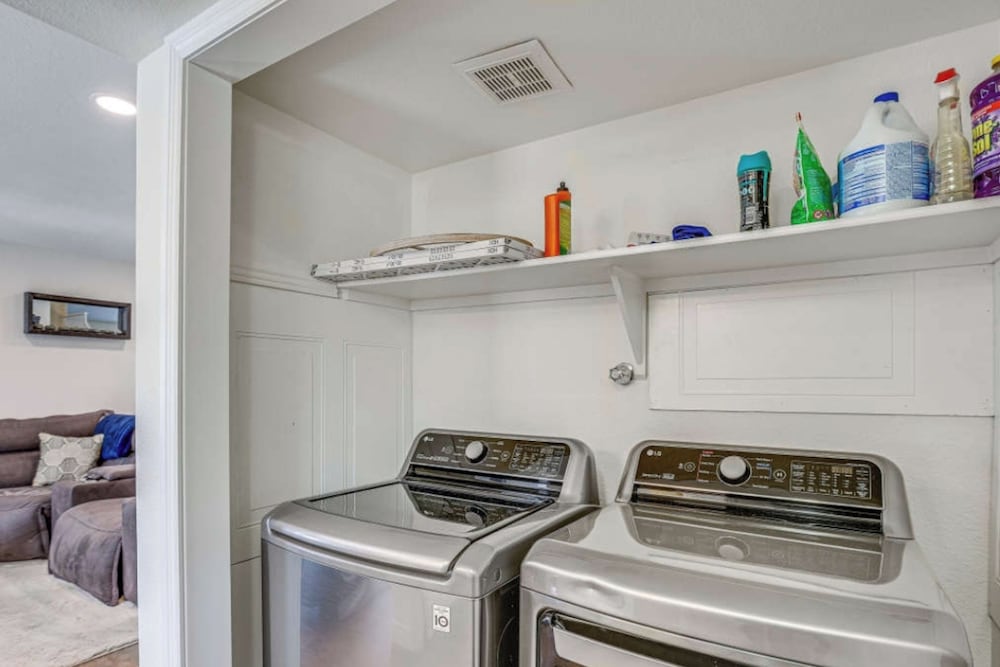 4BR Home w/ Private Pool, Patio & Grill