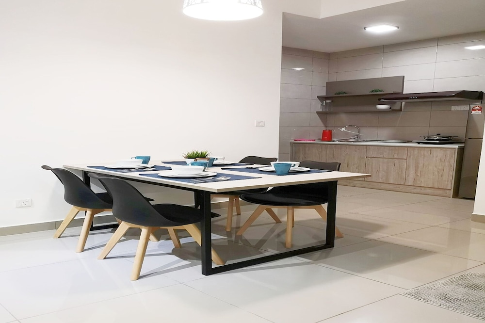 Conezion @ IOI Resort Apartments