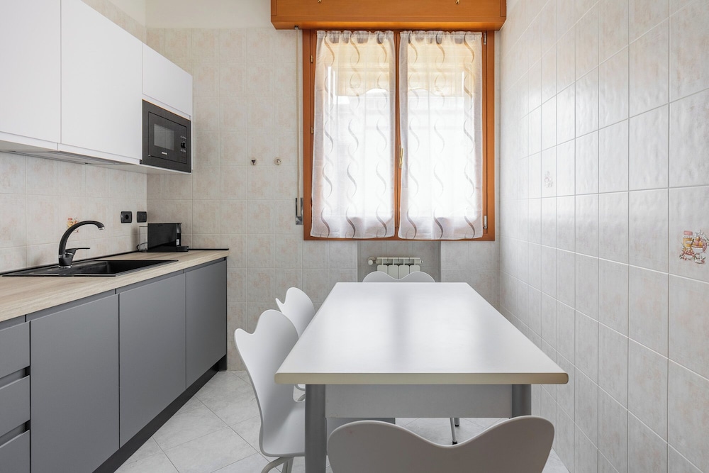 Bologna Modern Apartment by Wonderful Italy