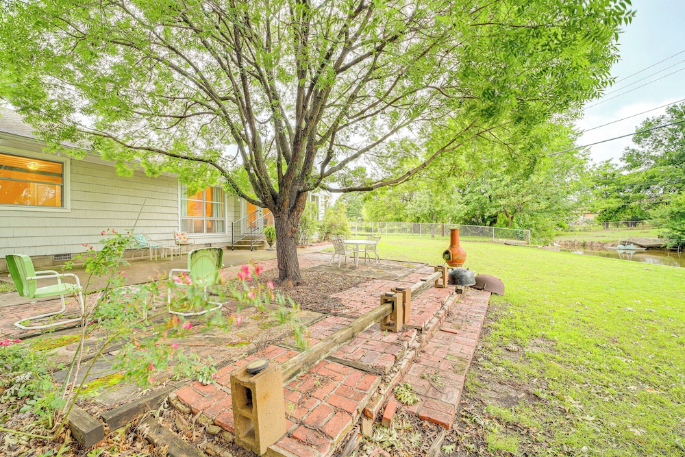 6 Mi to Dtwn: Waterfront Home in Tulsa!