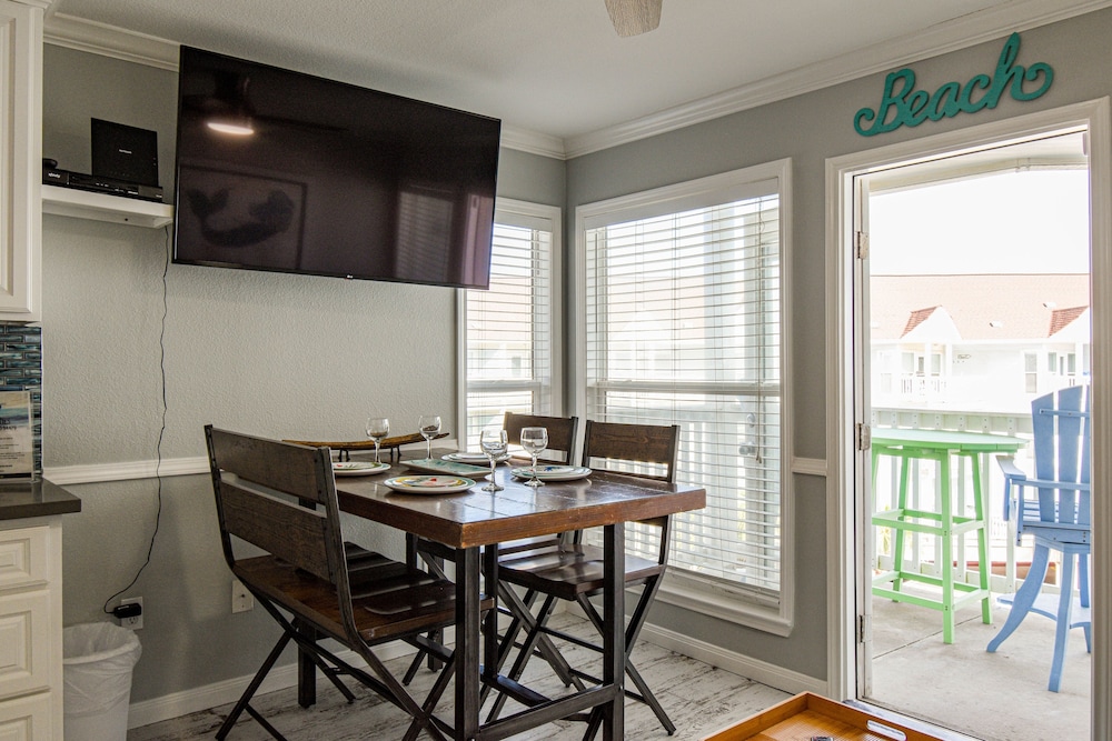Seascape 1318 1 Bedroom Condo by RedAwning