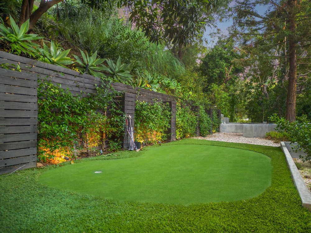 Beverly Glen Hillside Haven