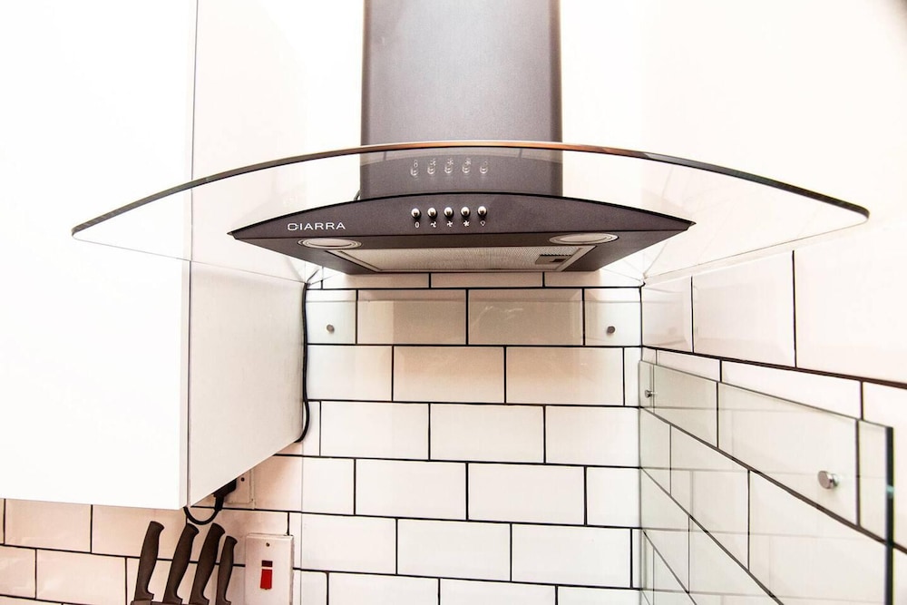 The Summit West End - 1BR Cosy Flat, Central, Wifi view 2