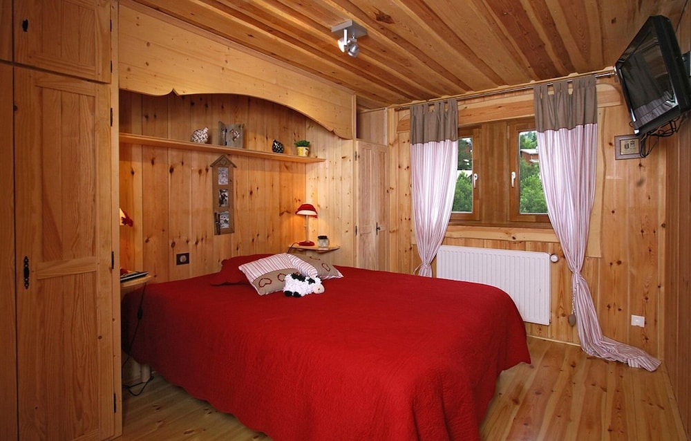 Chalet With a Fireplace at 500m From ski Lift