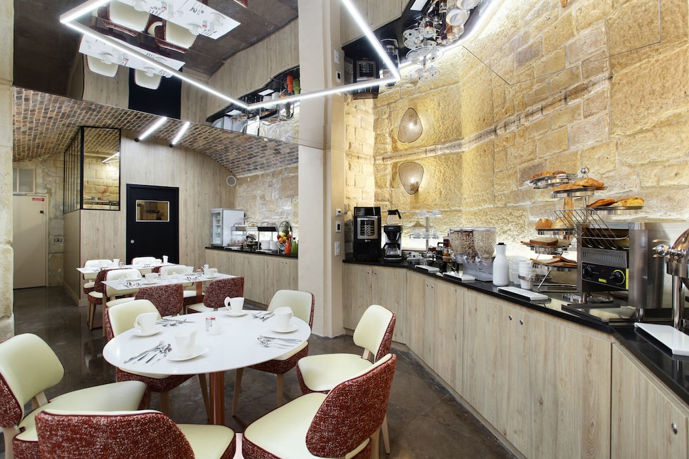 New Delhi Vacations - FabHotel Hexa Chhatarpur - Property Image 2