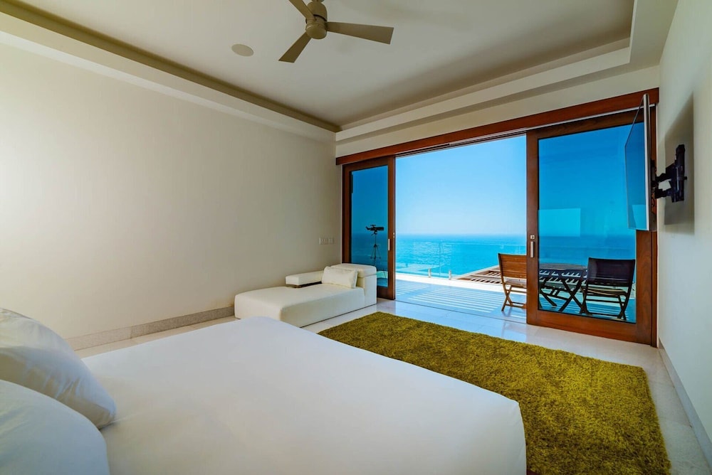 Villa in Cabo San Lucas 1034 view 2