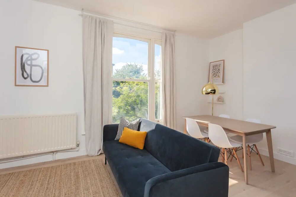 The Perfect 2 Bedroom Family Apartment in West Hackney