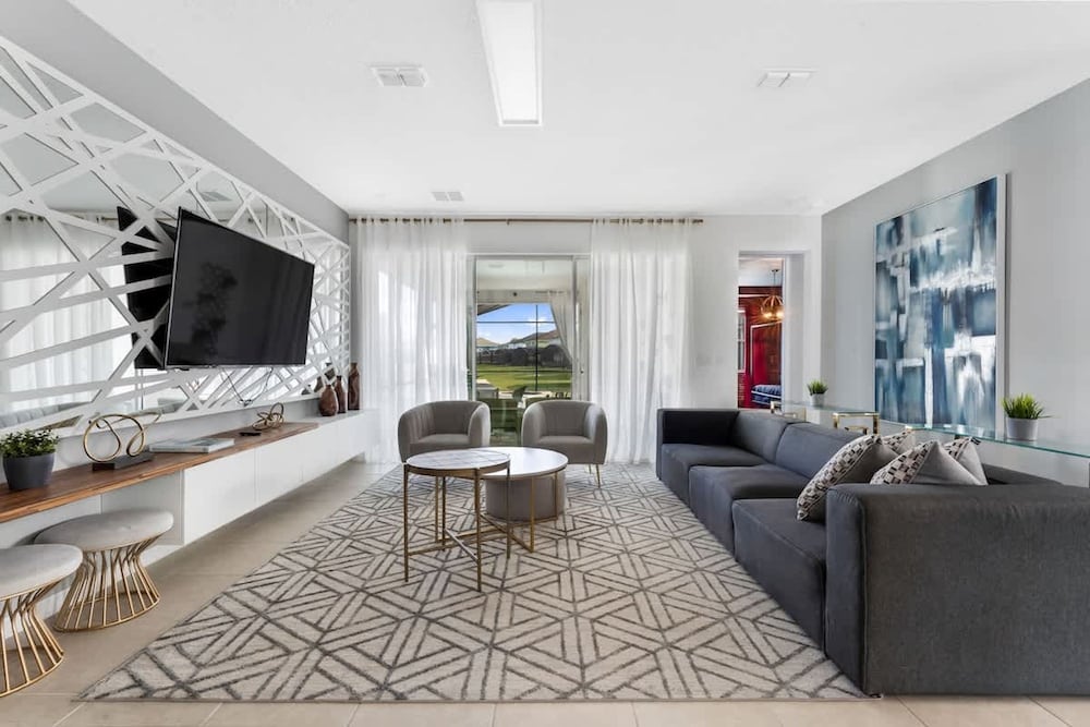 Avatar Theme 7 BR Luxury Decor at Solara
