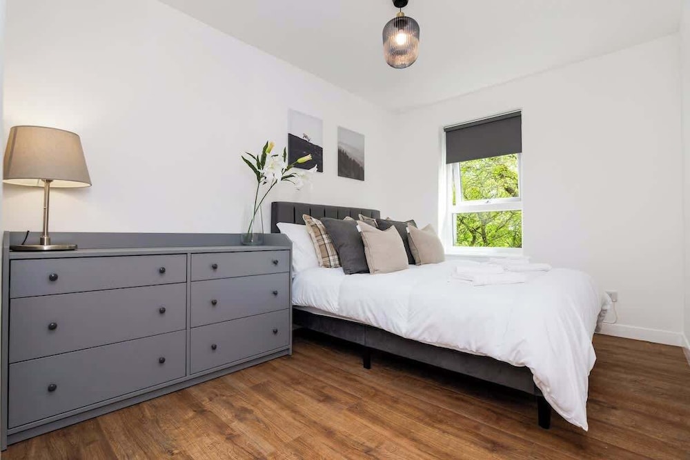 2bedroom Apartment-free Parking