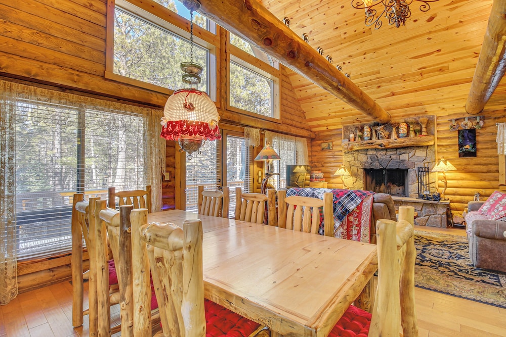 Family-friendly Cabin w/ Fire Pit in Forest Lakes