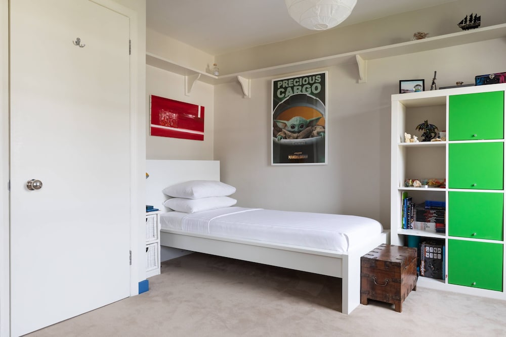 Caithness Road VI by Onefinestay