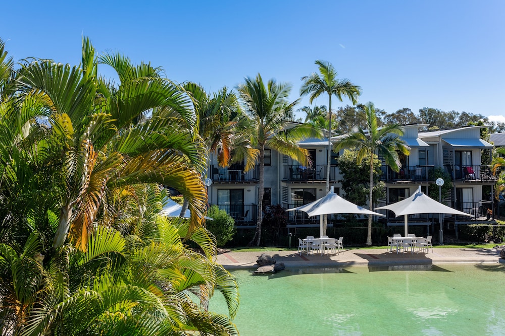 Hotel Noosa Lakes Resort - Image 1