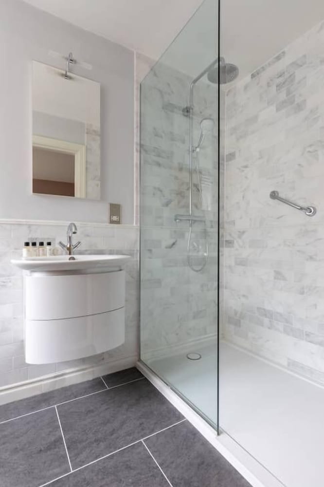 Drury Lane II by Onefinestay