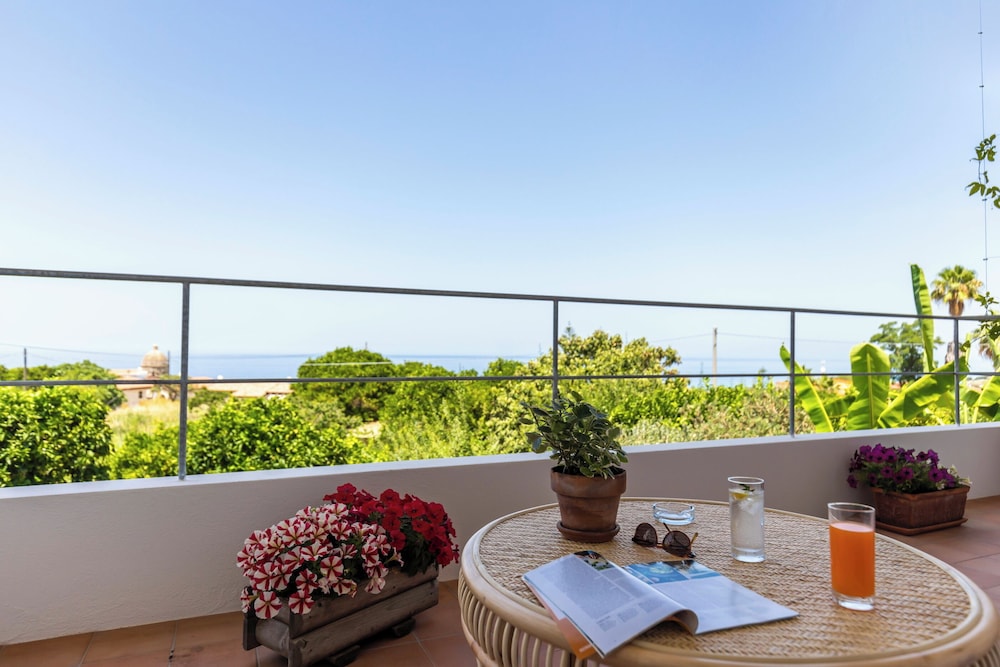 HibiscusUno Tropea Residence