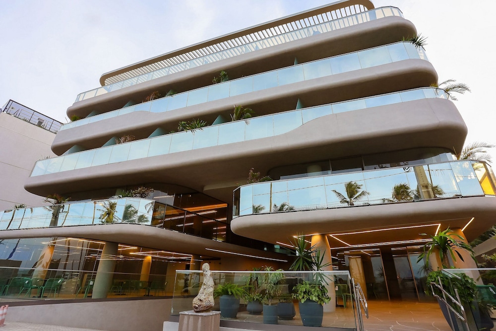 Setai Yacht Comfort II - By Almare Flats