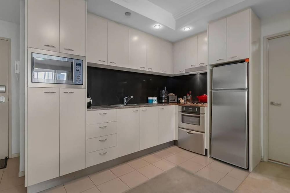 Brisbane Vacations - 2BR Stunning Views CBD Pool Gym Netflix - Property Image 11