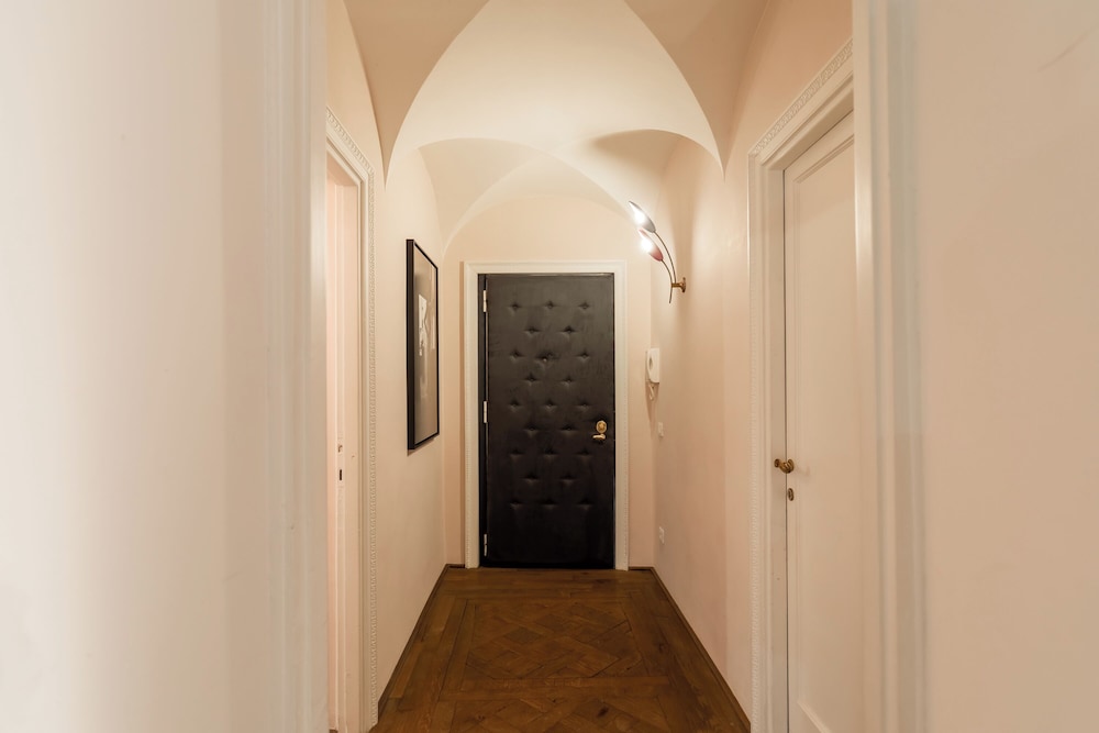 Via Giulia Apartments