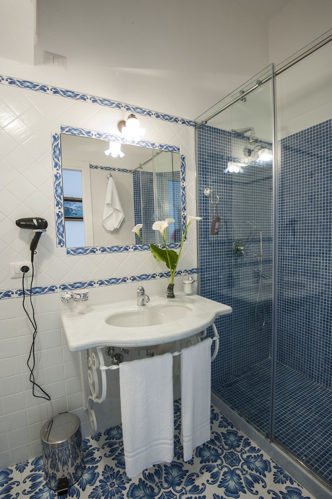Surriento Suites