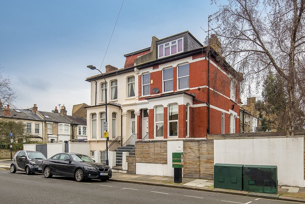 Lovely Designer 1 Bedroom Shepherd's Bush 7 min to Tube